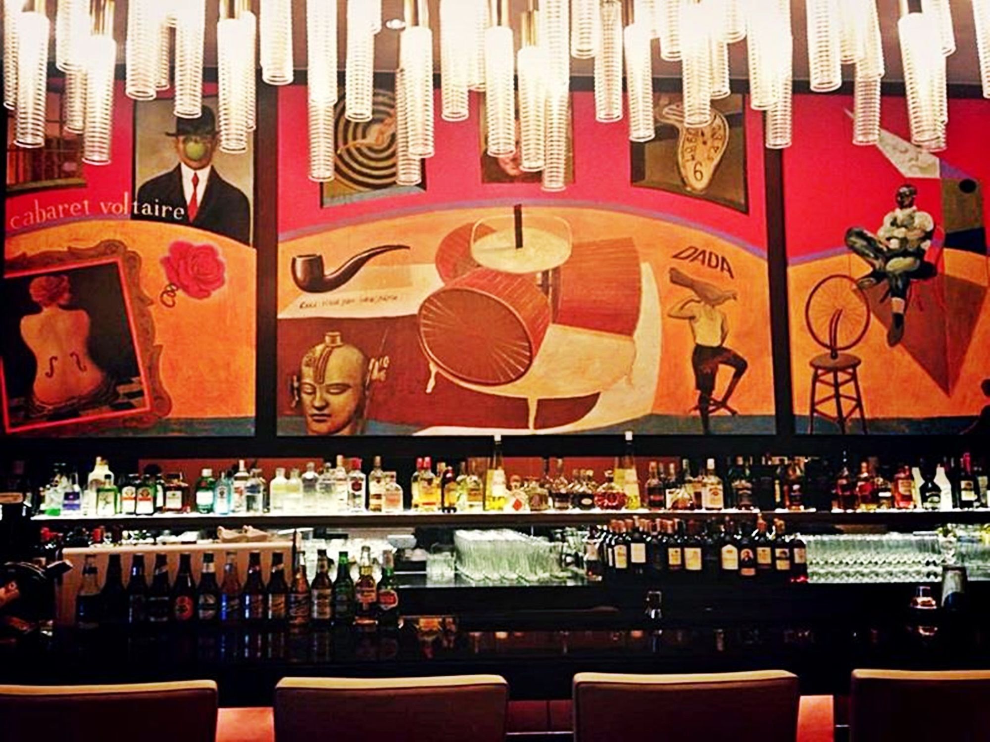 فندق كريمزون فيلينفيست سيتي، مانيلا مونتنلوبا المظهر الخارجي الصورة The bar at the Mandarin Oriental, New York
